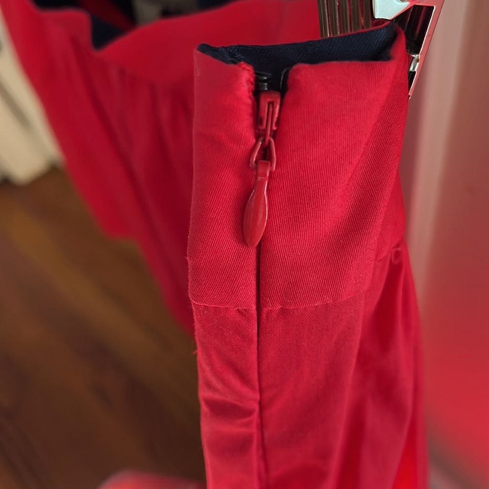 EUC Banana Republic short Red flare skirt - Picture 3 of 3